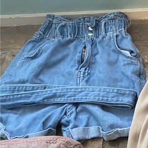 H&M Blue Jean Shorts With Matching Jean Belt